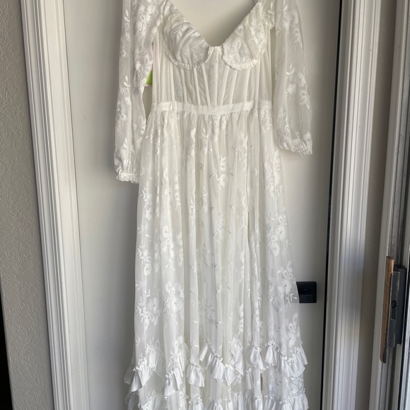 V. Chapman Dresses & Skirts - V. Chapman Ivory Lace Corset Dress